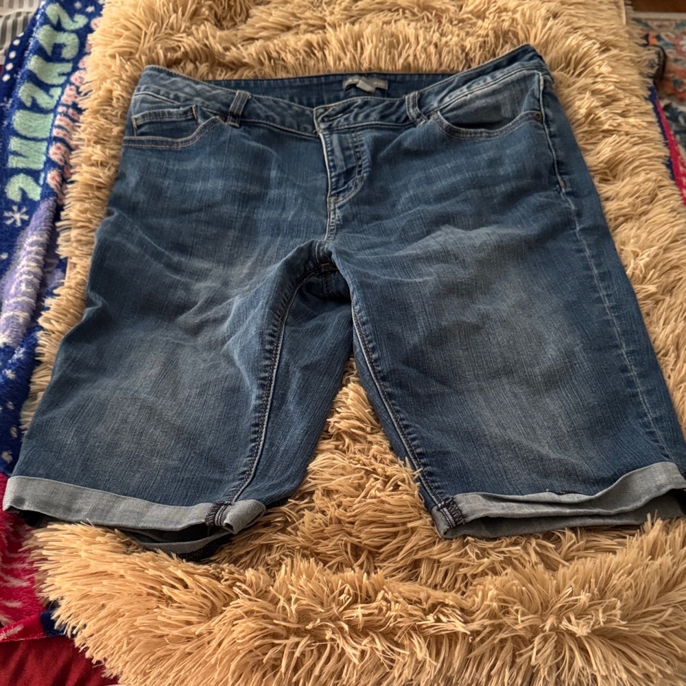 New York & Company Classic Blue Jean Shorts